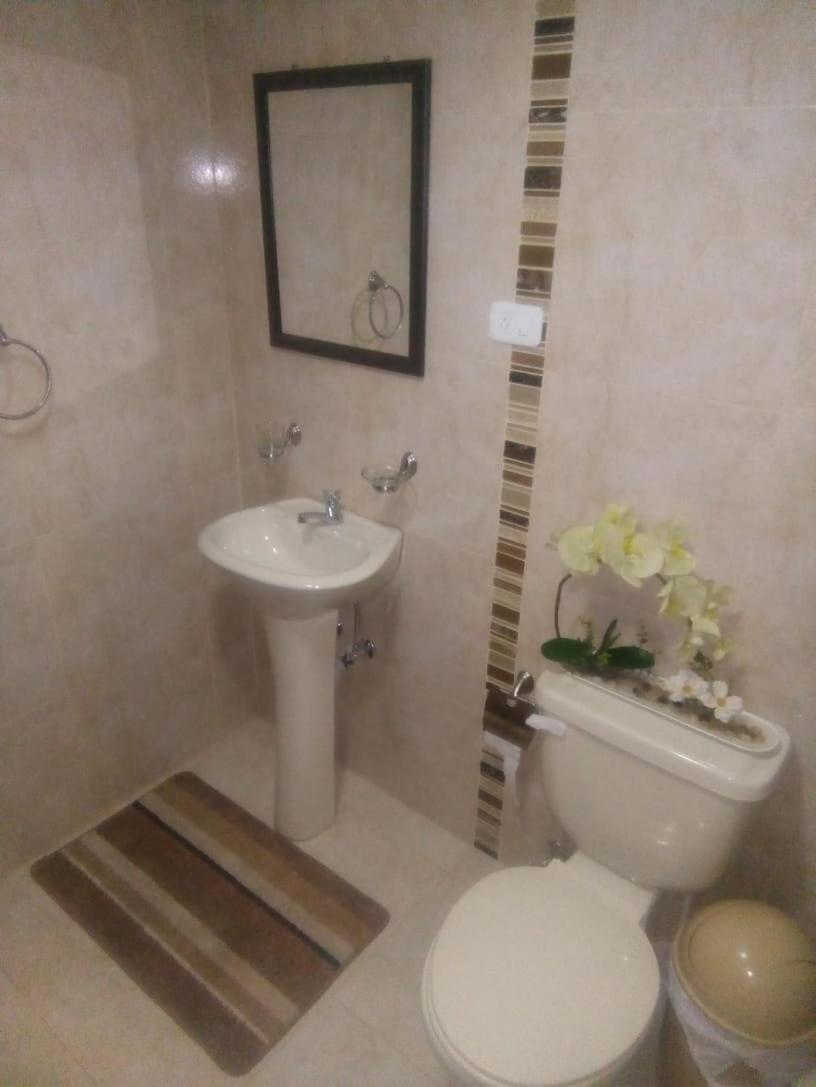 La Casa De La Nonna Bed & Breakfast Кито Екстериор снимка